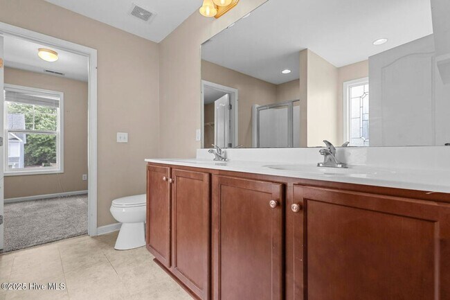 Building Photo - 4 Bedroom Home In Carolina Plantation!