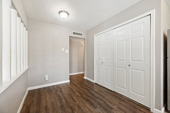 Building Photo - 17615 Autumn Hills Dr