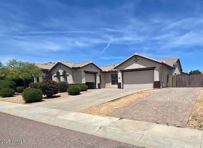 Building Photo - 4918 W Carpenter Dr