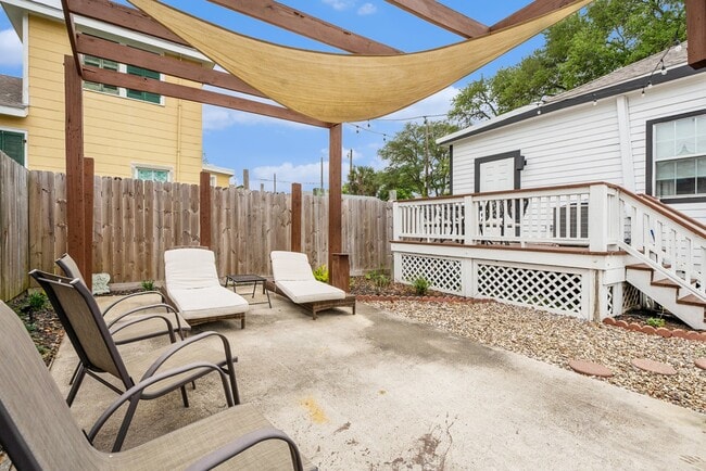 Building Photo - 2015 37th St