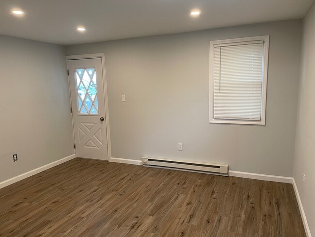 Building Photo - 18 Elizabeth St