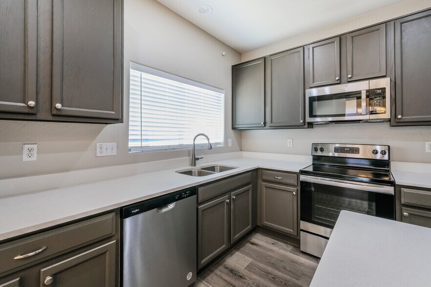 Building Photo - 10911 W Mariposa Dr