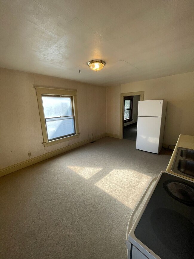 Primary Photo - 723-723 1/2 South St