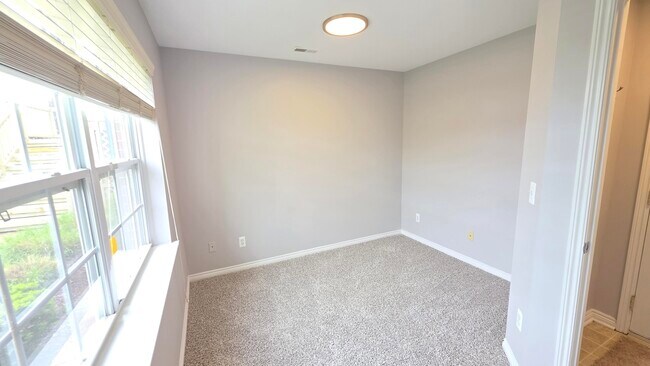 Building Photo - 1563 Cass Lake Rd