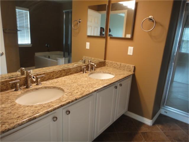 Building Photo - 25254 Finchgrove Ln