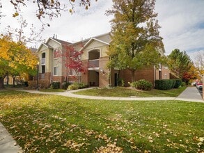 Building Photo - 150 800 E