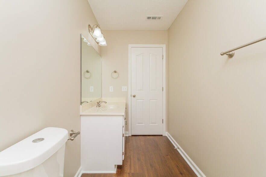 Building Photo - 2244 Rosecran Cir