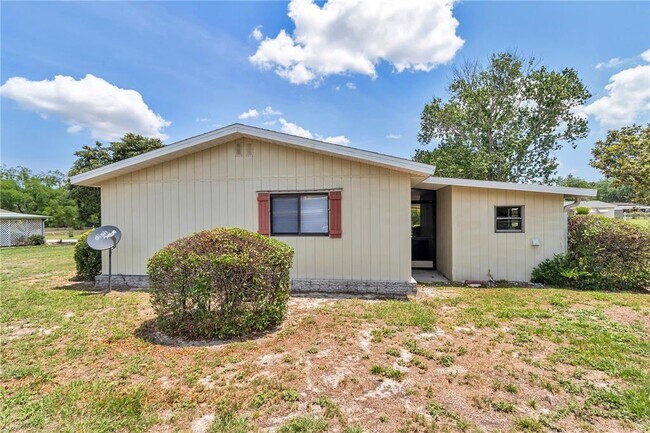 Building Photo - 10060 SW 93rd Ave