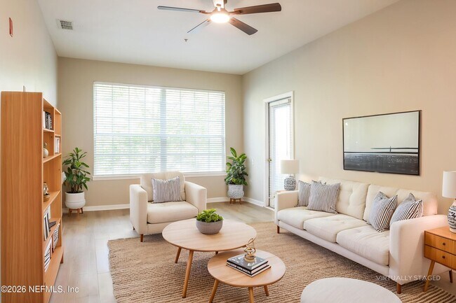 Building Photo - 10550 Baymeadows Rd