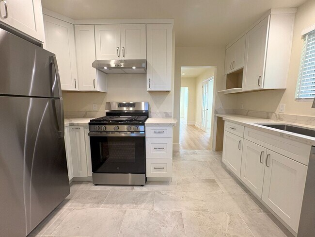Building Photo - Cozy Cottage in Palo Alto – Fully Renovated