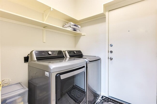 Building Photo - 4501 Whispering Valley Dr