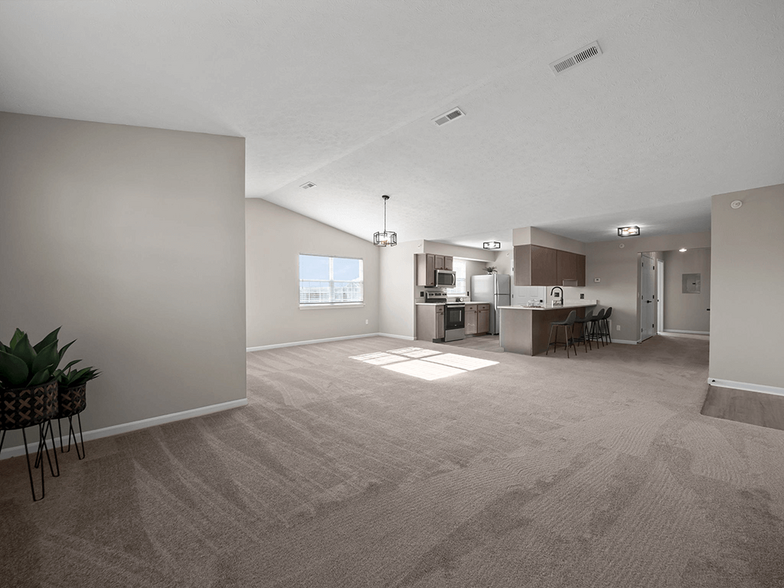 Spacious Open Concept Floor Plans - Silver Lake Hills