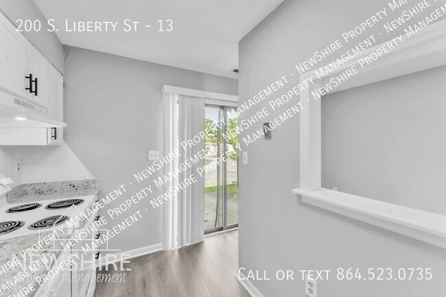 Building Photo - 200 S Liberty St