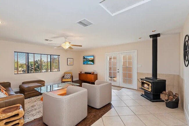 Building Photo - 58327 Bonanza Dr