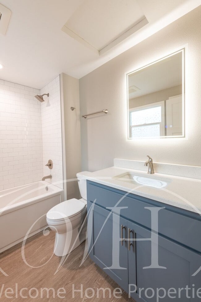 Building Photo - Newly Remodeled 1 bedroom Cottage with Bon...
