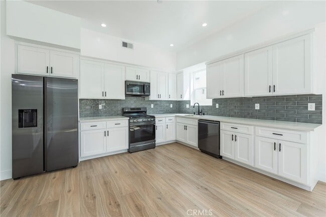 Building Photo - 2130 W 238th St
