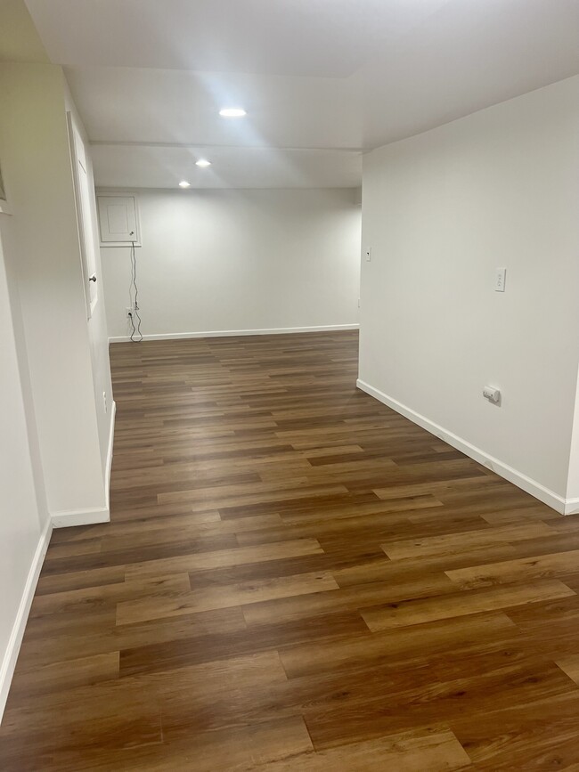 Building Photo - 3012 Oxon Run Ct