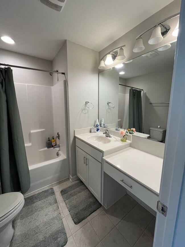 Building Photo - 5040 W Chandler Heights Dr