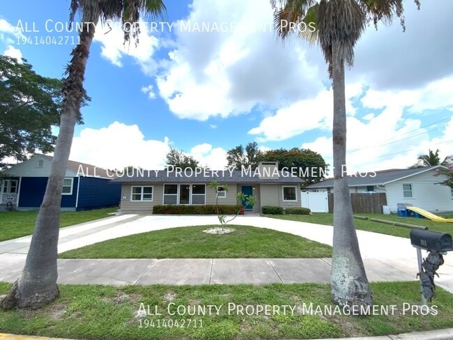 Building Photo - 811 33rd St Ct W
