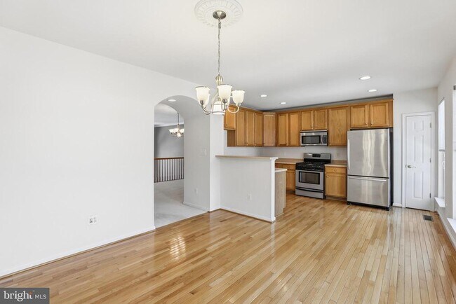 Building Photo - 6177 Derring St