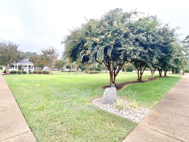 Building Photo - 411 Quarterpath Rd