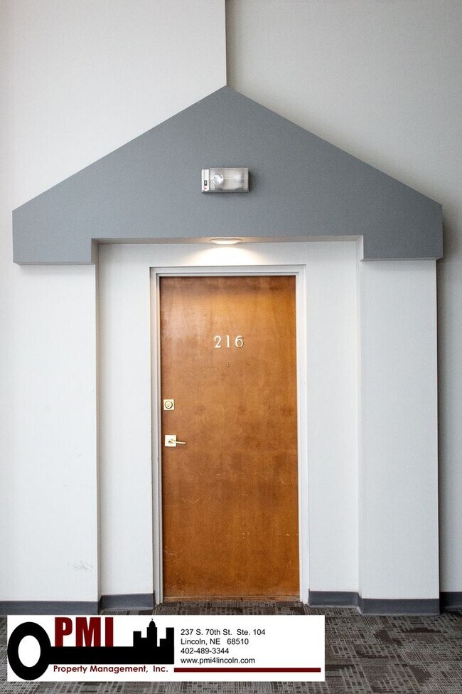 Building Photo - 1223 N 9th St