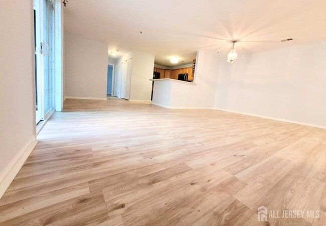 Building Photo - 113 Lionheart Ln