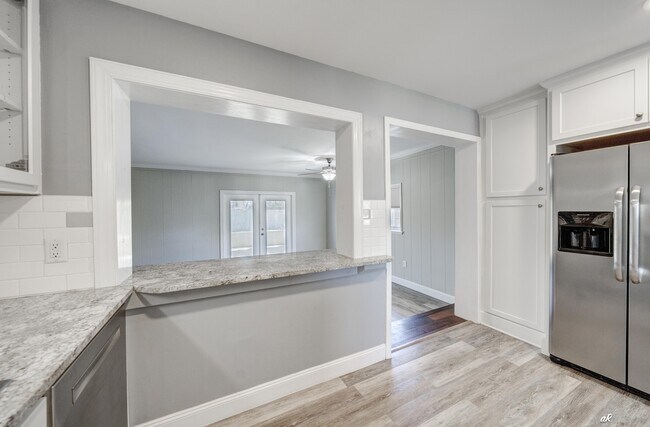 Building Photo - 3105 W 21st Ct