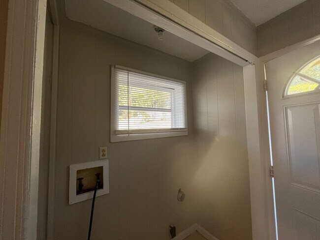 Building Photo - **ON HOLD**Near Ft. Benning/Columbus, GA 3 Bedroom / 2 Bathroom Home for Rent***