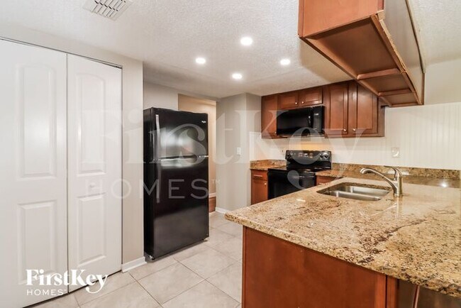 Building Photo - 6428 Ridge Crest Dr