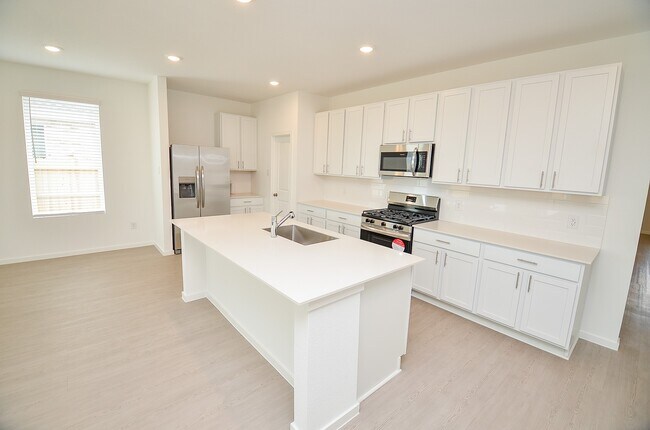 Building Photo - 26506 Coast Redwood Dr