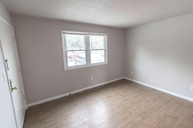 Building Photo - 2921 Northland Dr
