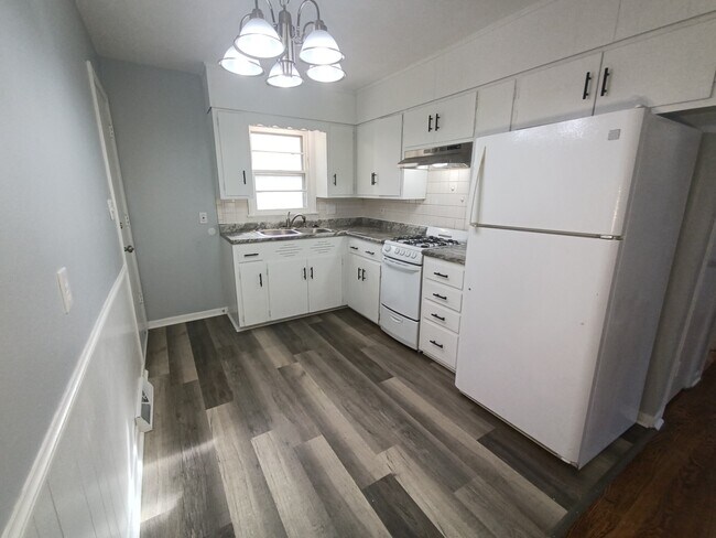 Building Photo - 1509 W Waldo Ave