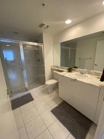 Building Photo - 2775 NE 187th St