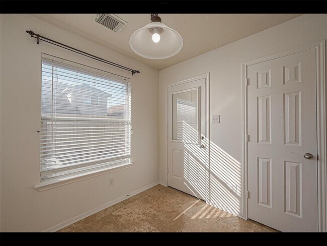 Building Photo - 10819 Waterfern Ct