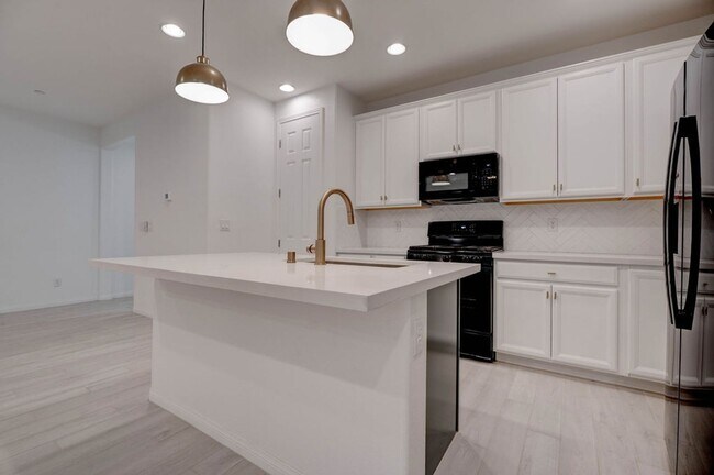 Building Photo - 111 Balsam Leaf Ct