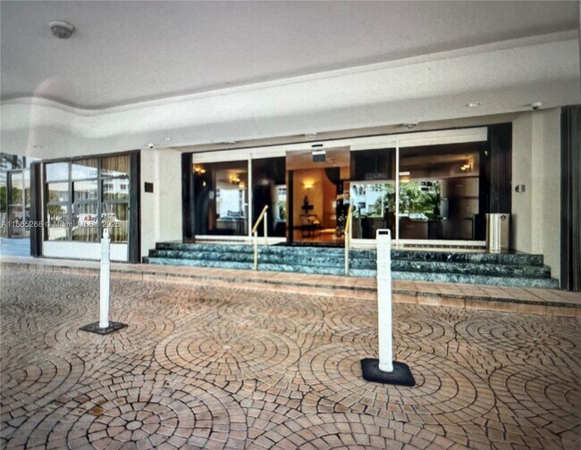 Building Photo - 5757 Collins Ave