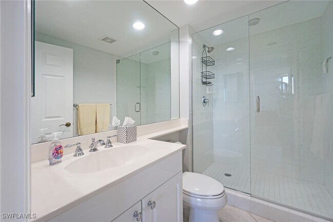 Building Photo - 7225 Pelican Bay Blvd