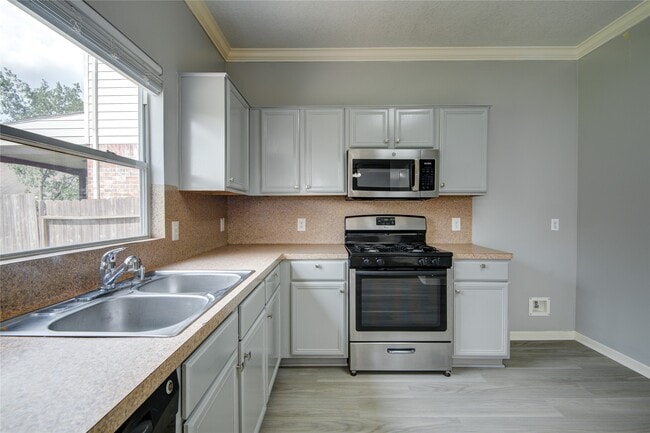 Building Photo - 19402 Hickory Meadow Ln