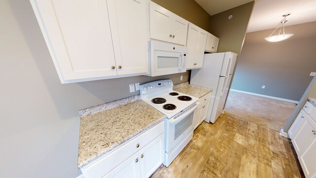 Building Photo - 1st Floor Rearing Facing 3 Bed 2 Bath Condo for Rent