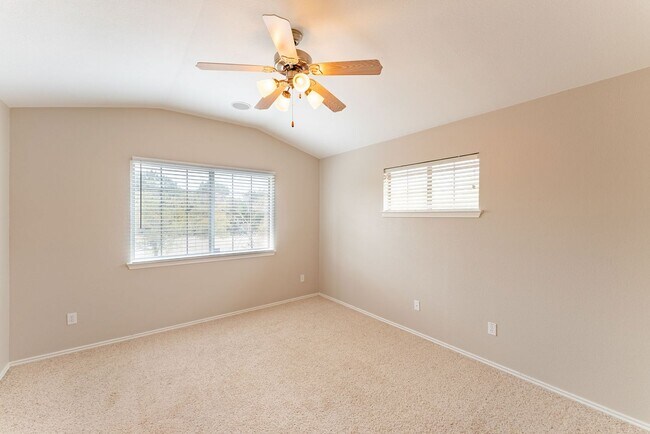 Building Photo - Stunning North-Austin  2/2.5 Home