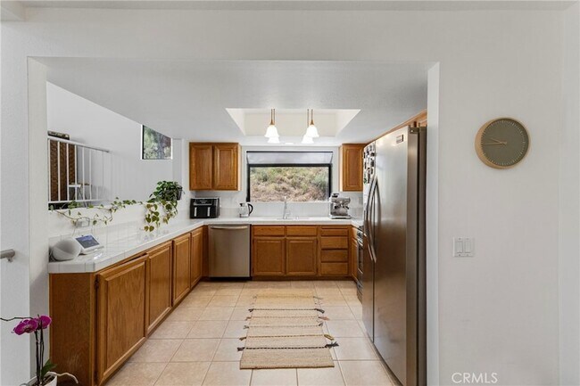Building Photo - 26120 Alizia Canyon Dr