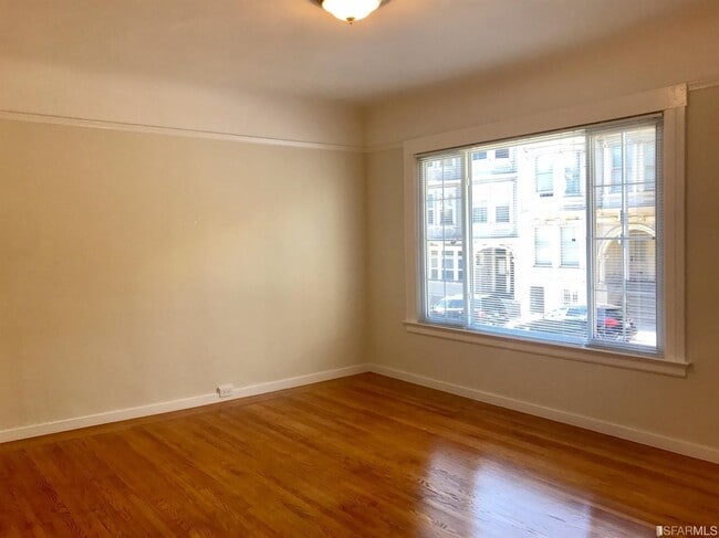 Building Photo - 2032 Larkin St