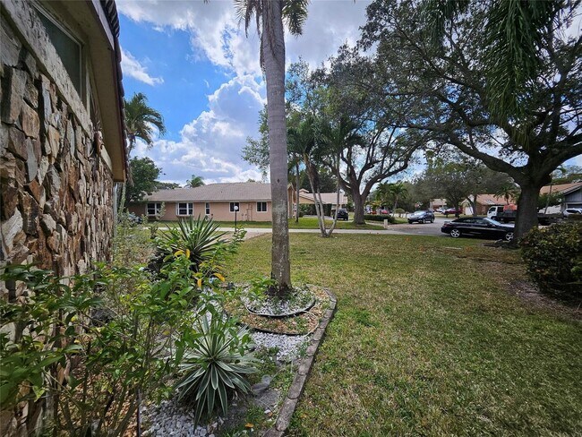 Building Photo - 197 NW 113th Way