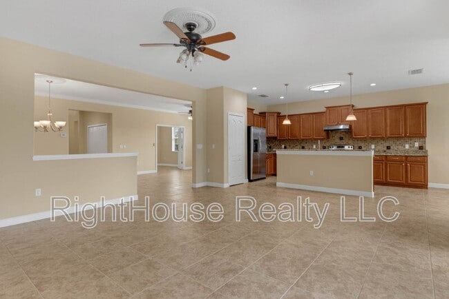 Building Photo - 5244 Royce Dr