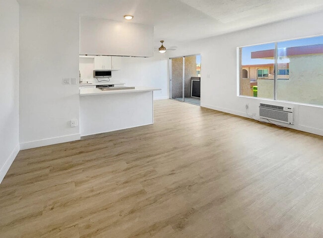 Building Photo - 9586 Carroll Canyon Rd