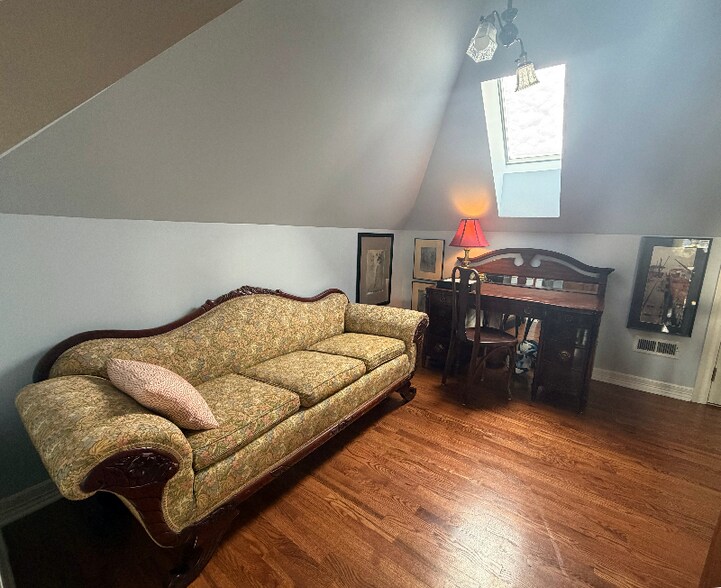 Building Photo - 420 N Downing St