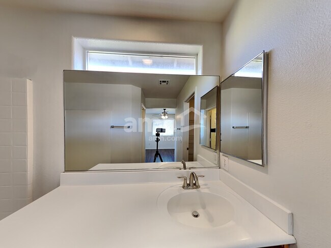 Building Photo - 5919 Bristol Crest Ln