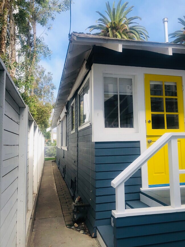 Walkway on side of house. - 232 Market St