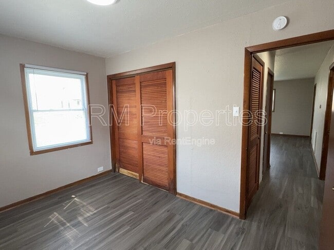 Building Photo - 1007 E North St